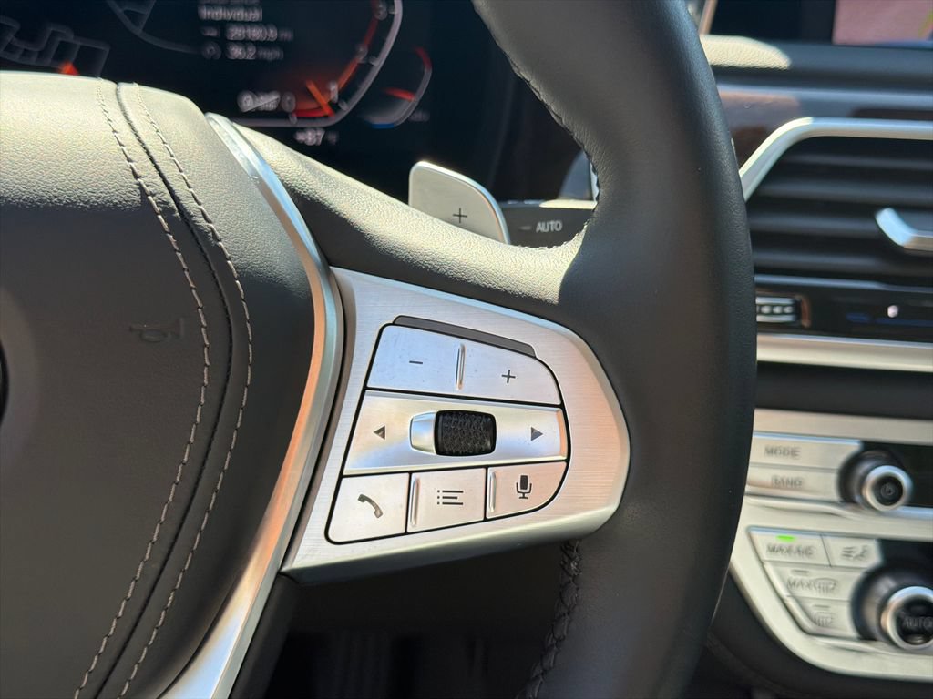 Used 2022 BMW 750i xDrive AWD/4WD image 26