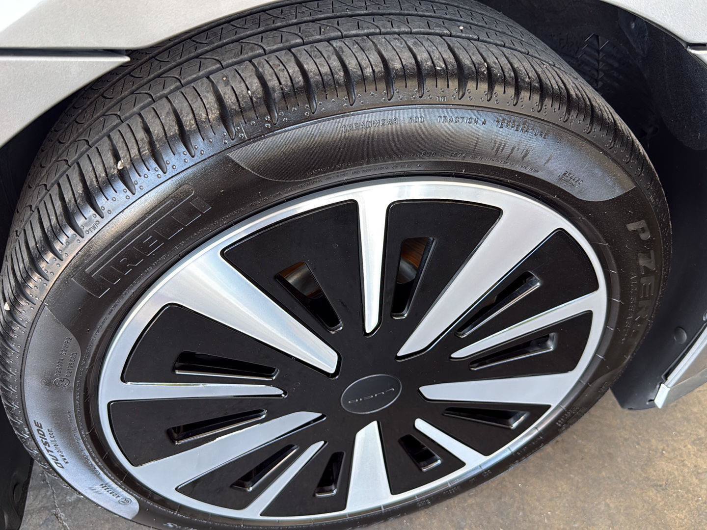 Used 2023 Lucid Air Touring AWD/4WD image 14