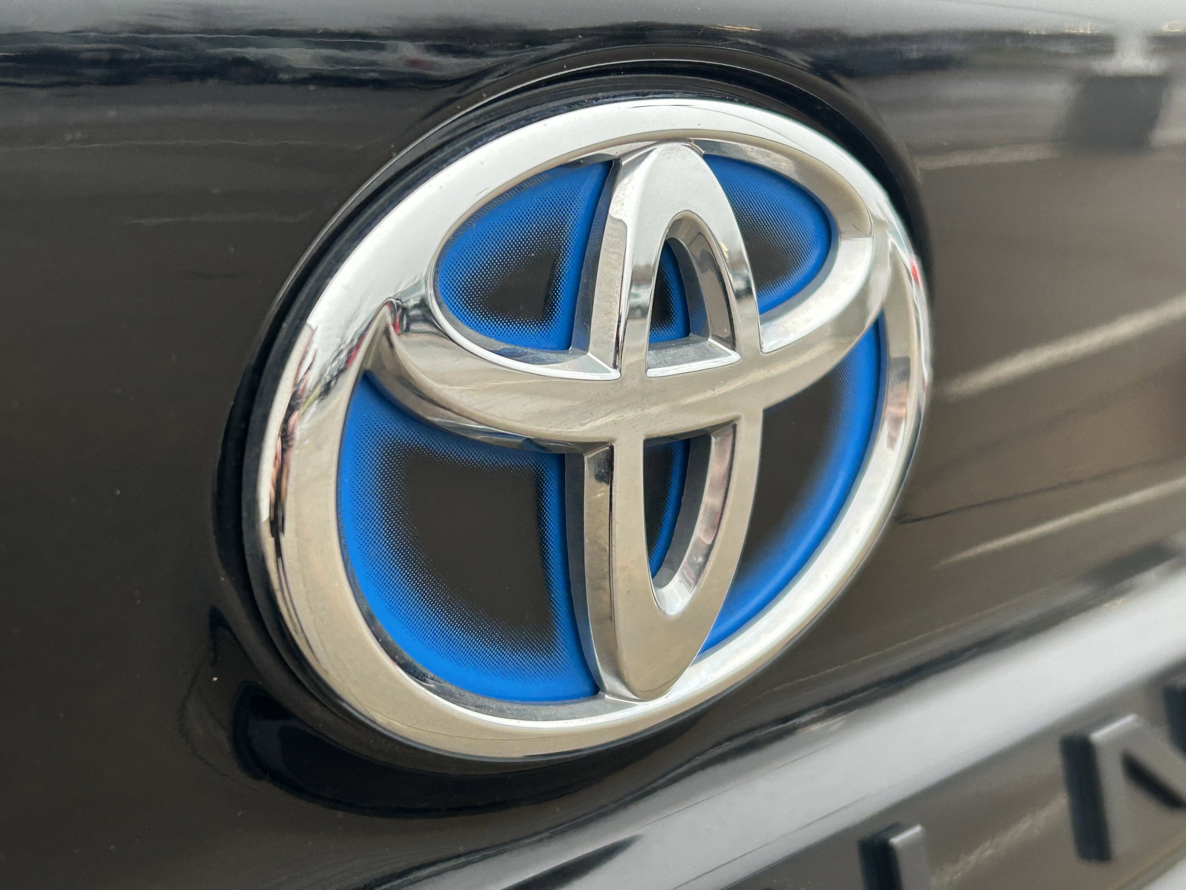 Certified 2024 Toyota Sienna XLE FWD image 7