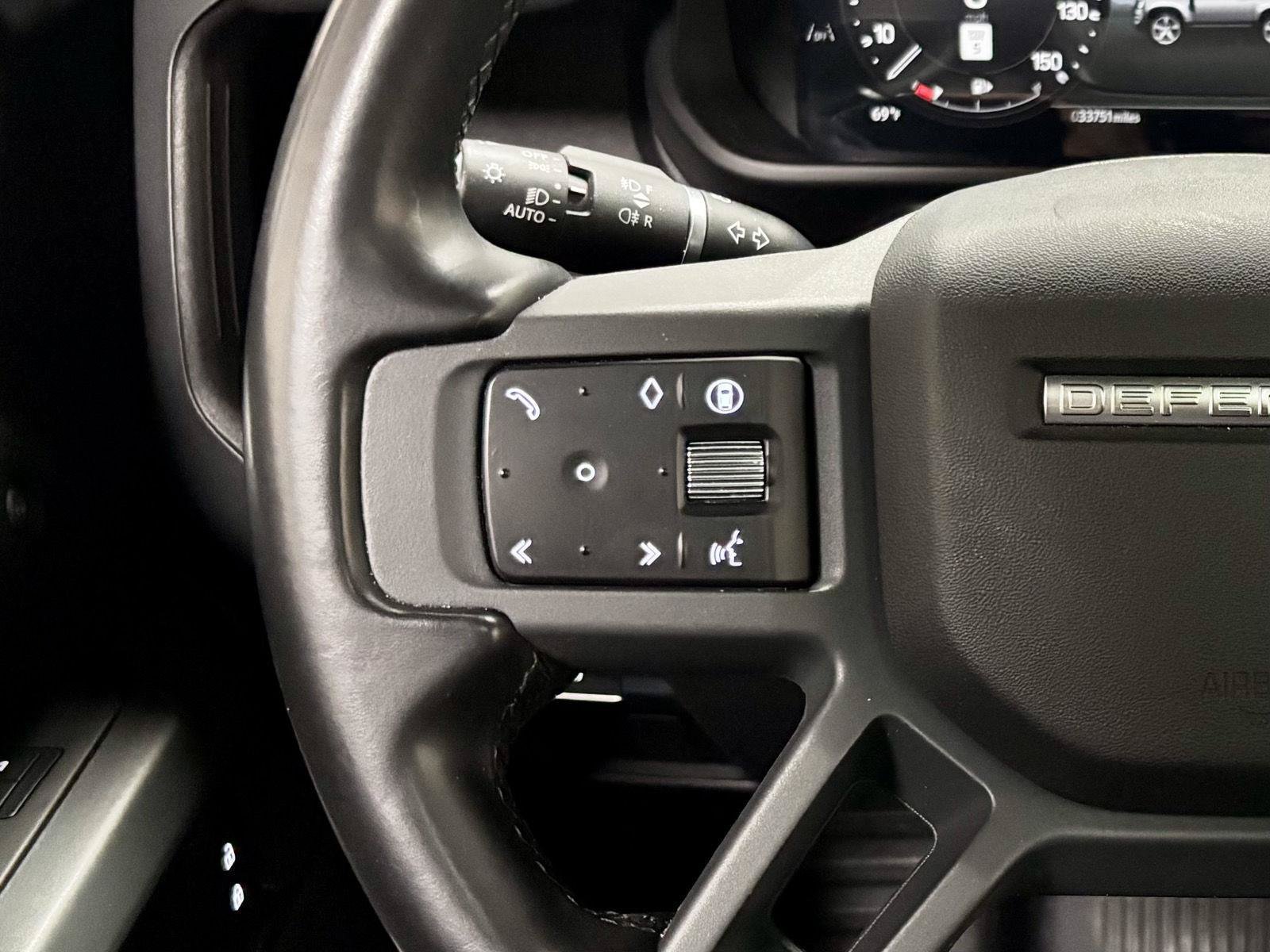 Used 2024 Land Rover Defender 90 X-Dynamic SE AWD/4WD image 21
