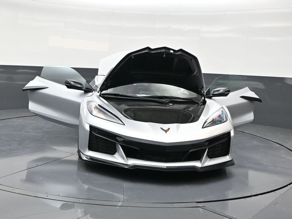 Used 2026 Chevrolet Corvette Z06 w/ Stealth Interior Trim Package RWD image 33