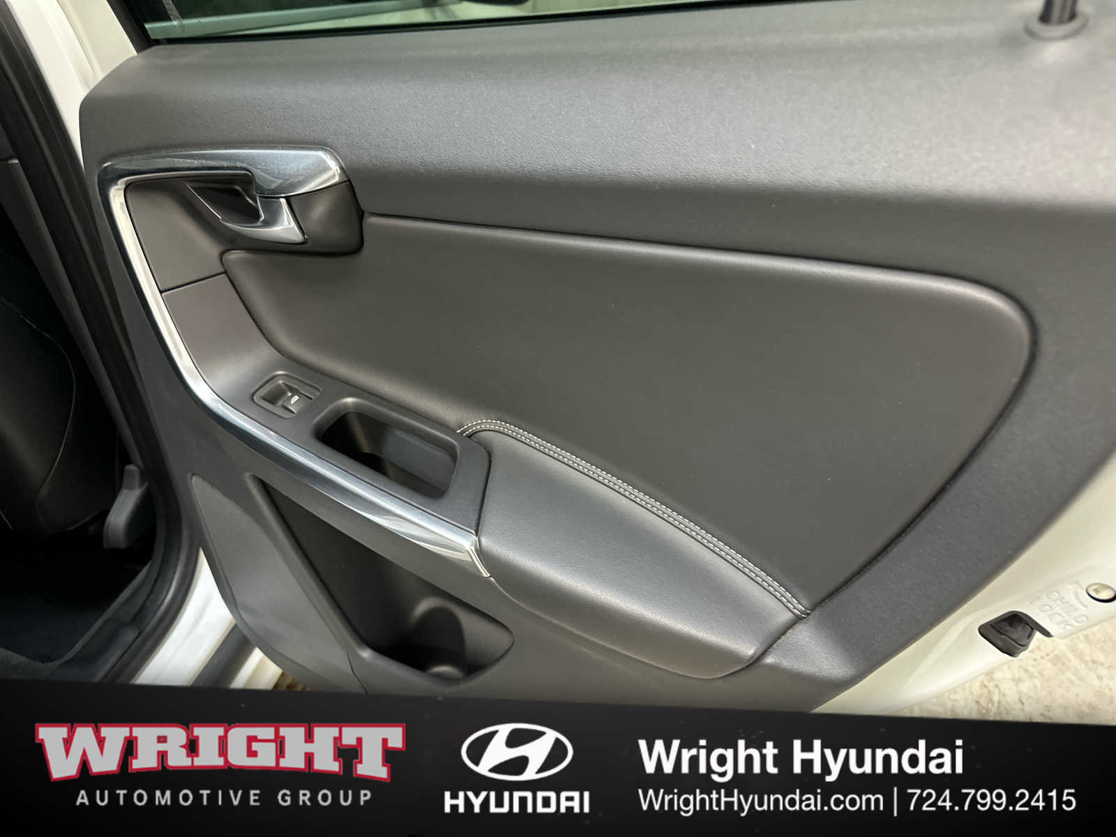 Used 2015 Volvo XC60 T6 R-Design w/ Proximity Package image 14