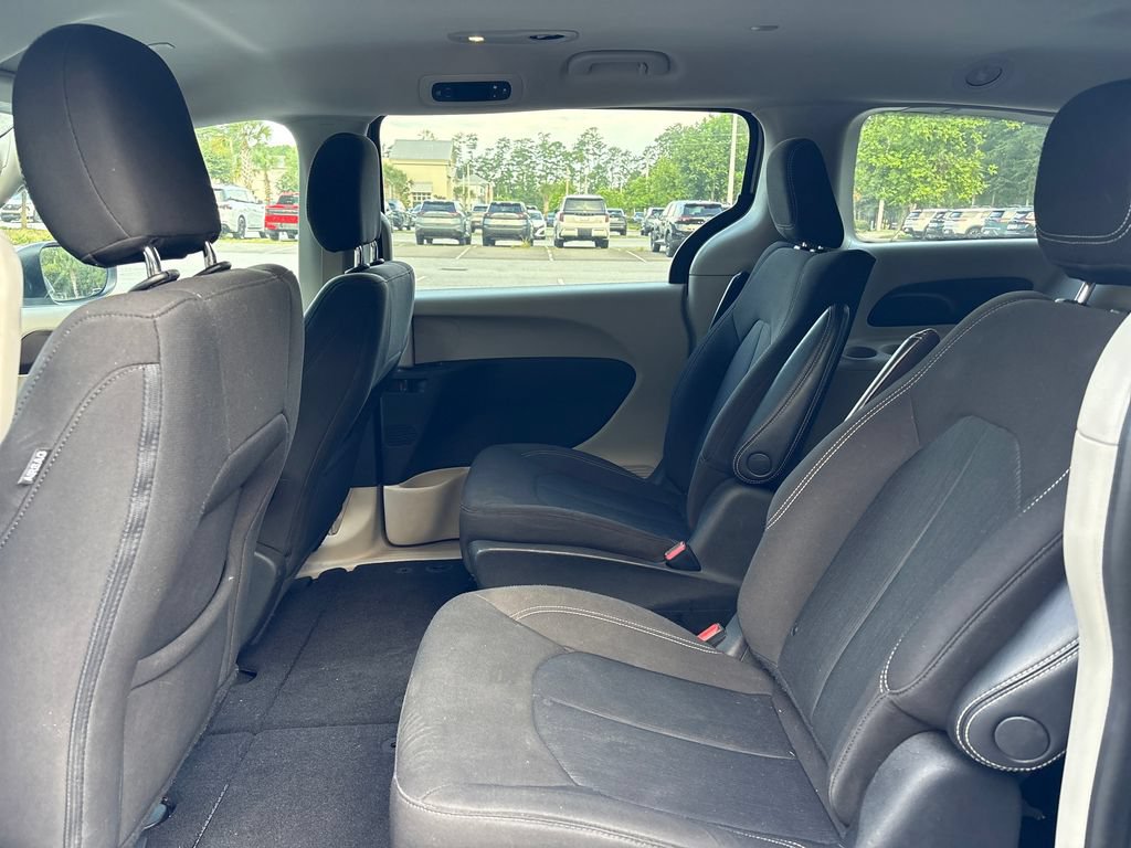 Used 2021 Chrysler Voyager LX FWD image 25