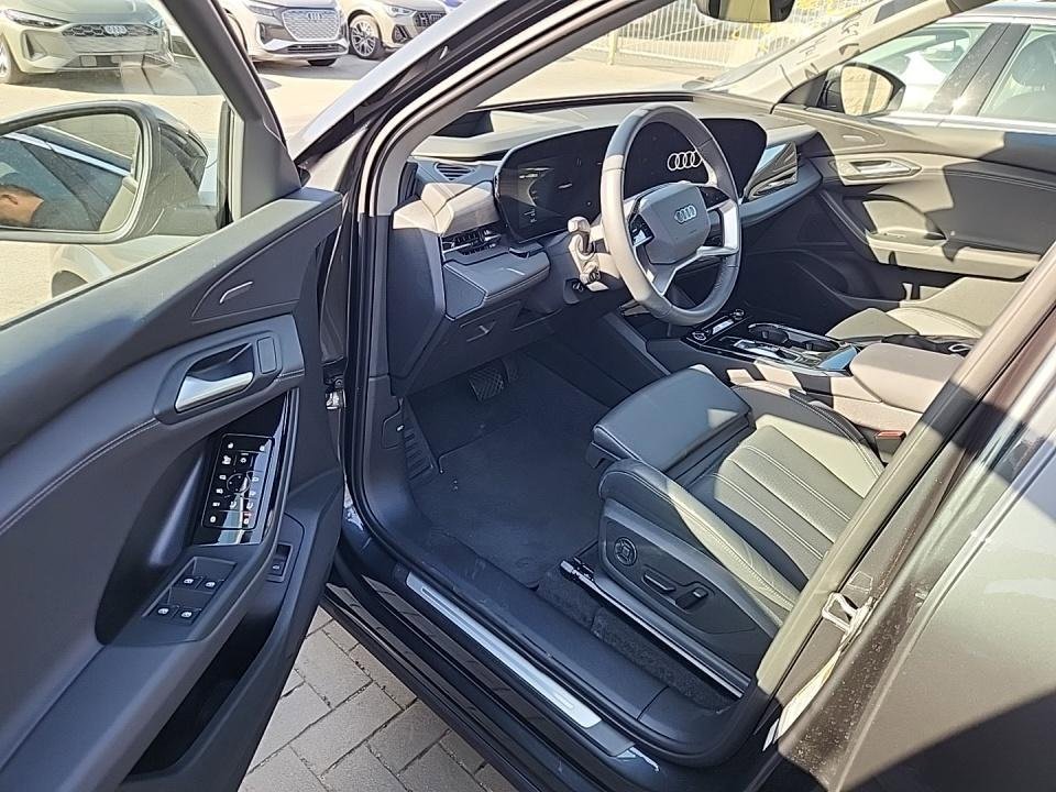 Used 2025 Audi Q6 e-tron Premium Plus w/ Premium Plus image 8