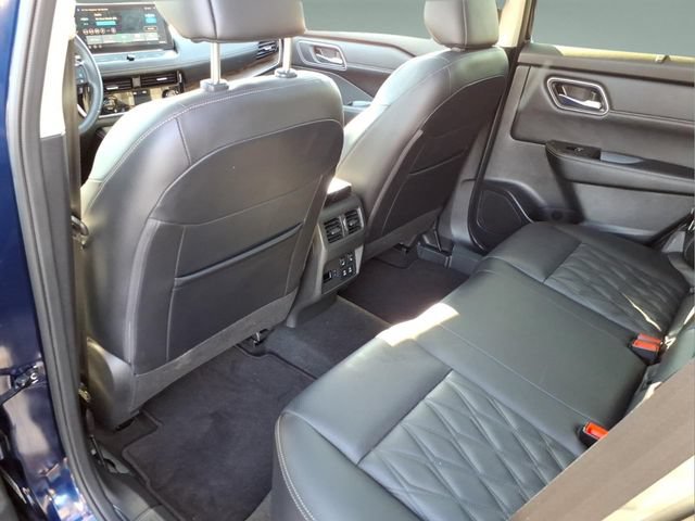 Certified 2024 Nissan Rogue Platinum w/ Platinum Premium Package AWD/4WD image 18