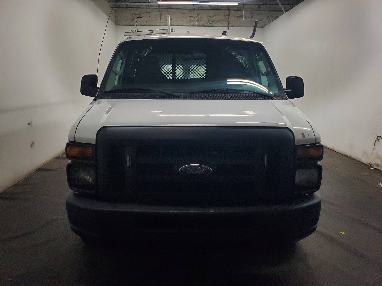 Used 2013 Ford E-150 and Econoline 150 RWD image 2