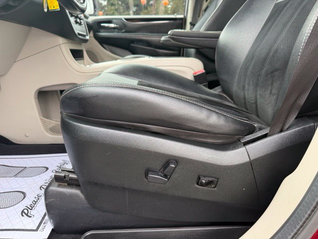 Used 2018 Dodge Grand Caravan SXT FWD image 23