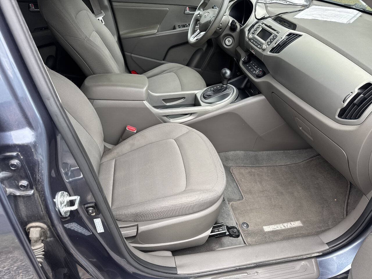 Used 2012 Kia Sportage LX AWD/4WD image 16