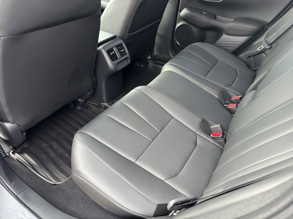 Used 2025 Acura ADX AWD image 23