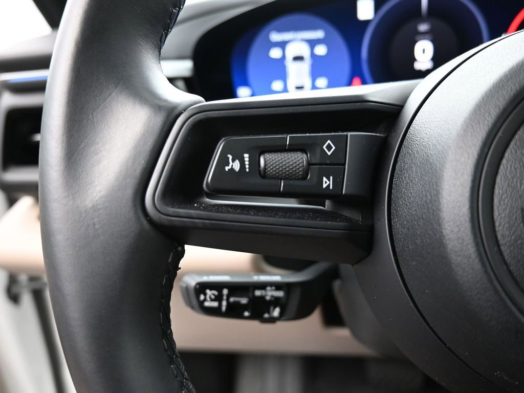 Certified 2025 Porsche Macan Electric image 22