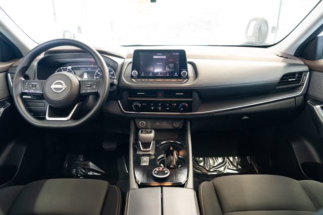 Used 2023 Nissan Rogue S AWD/4WD image 9