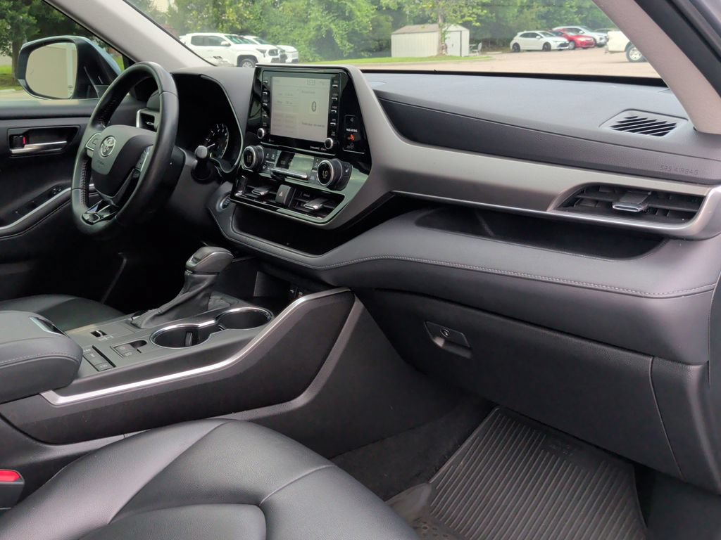 Used 2021 Toyota Highlander XLE FWD image 26