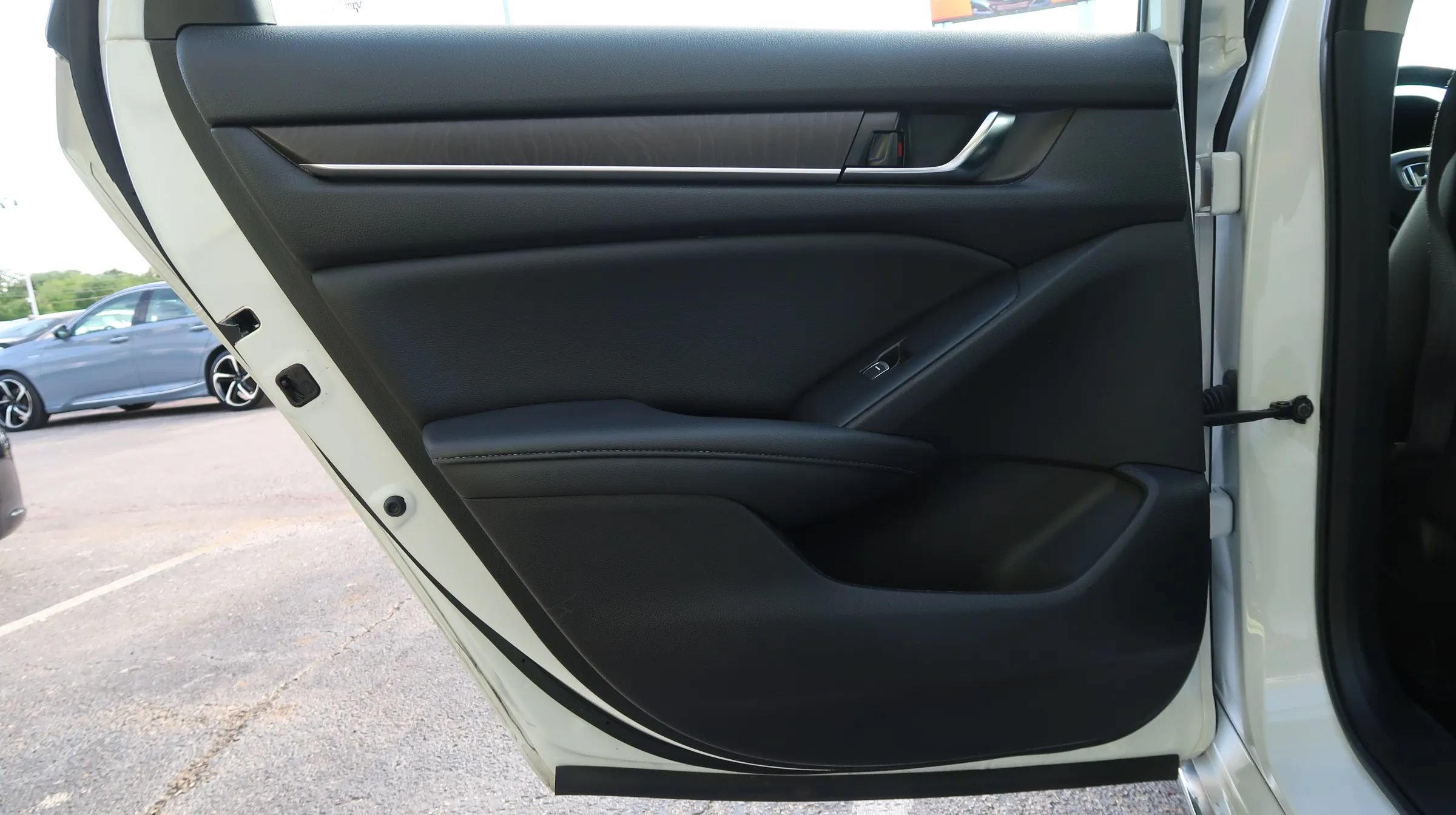 Used 2021 Honda Accord EX-L image 45