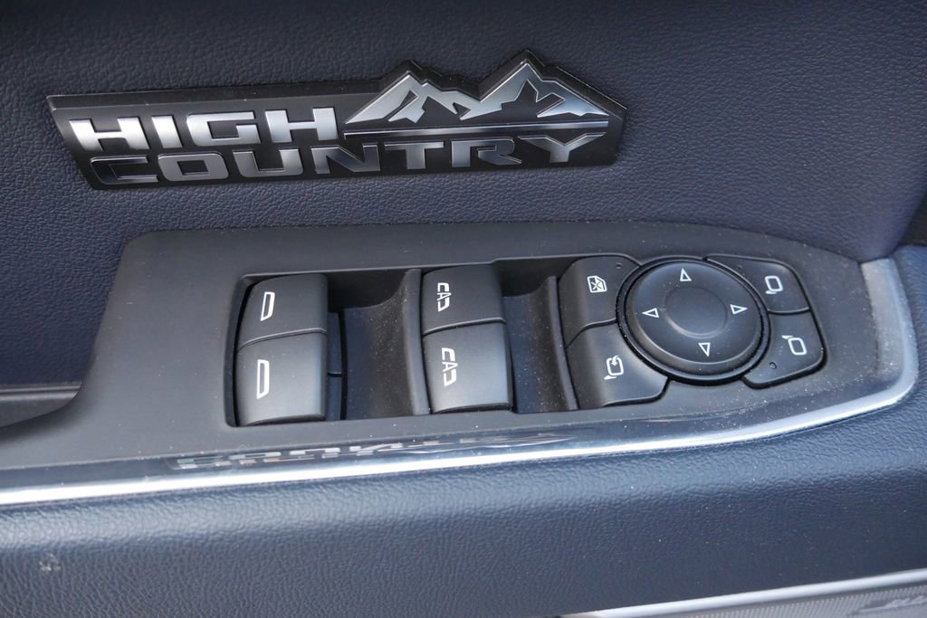 Used 2024 Chevrolet Silverado 1500 High Country w/ Technology Package AWD/4WD image 32