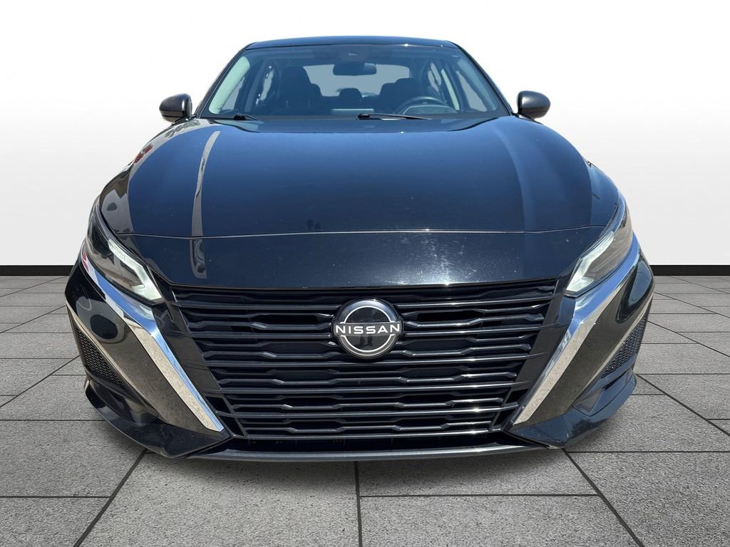 Used 2024 Nissan Altima 2.5 SV FWD image 8