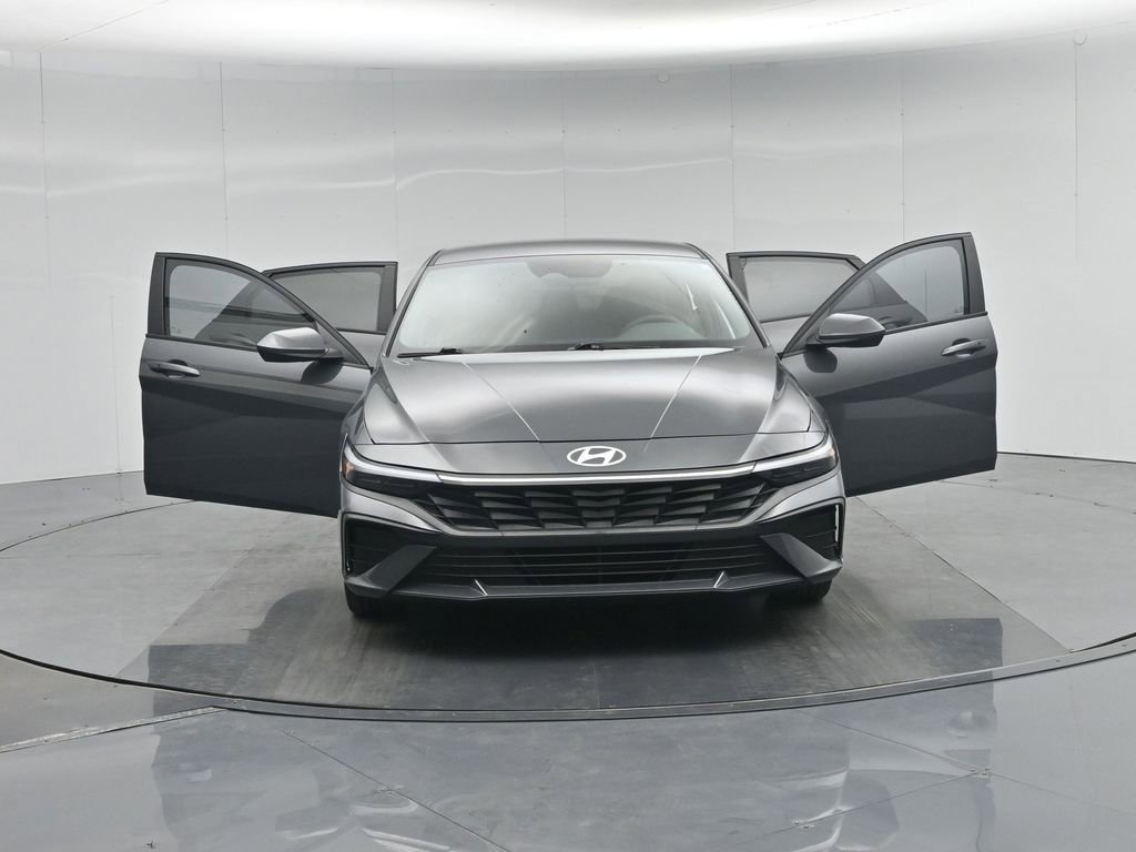 Used 2024 Hyundai Elantra SEL image 24