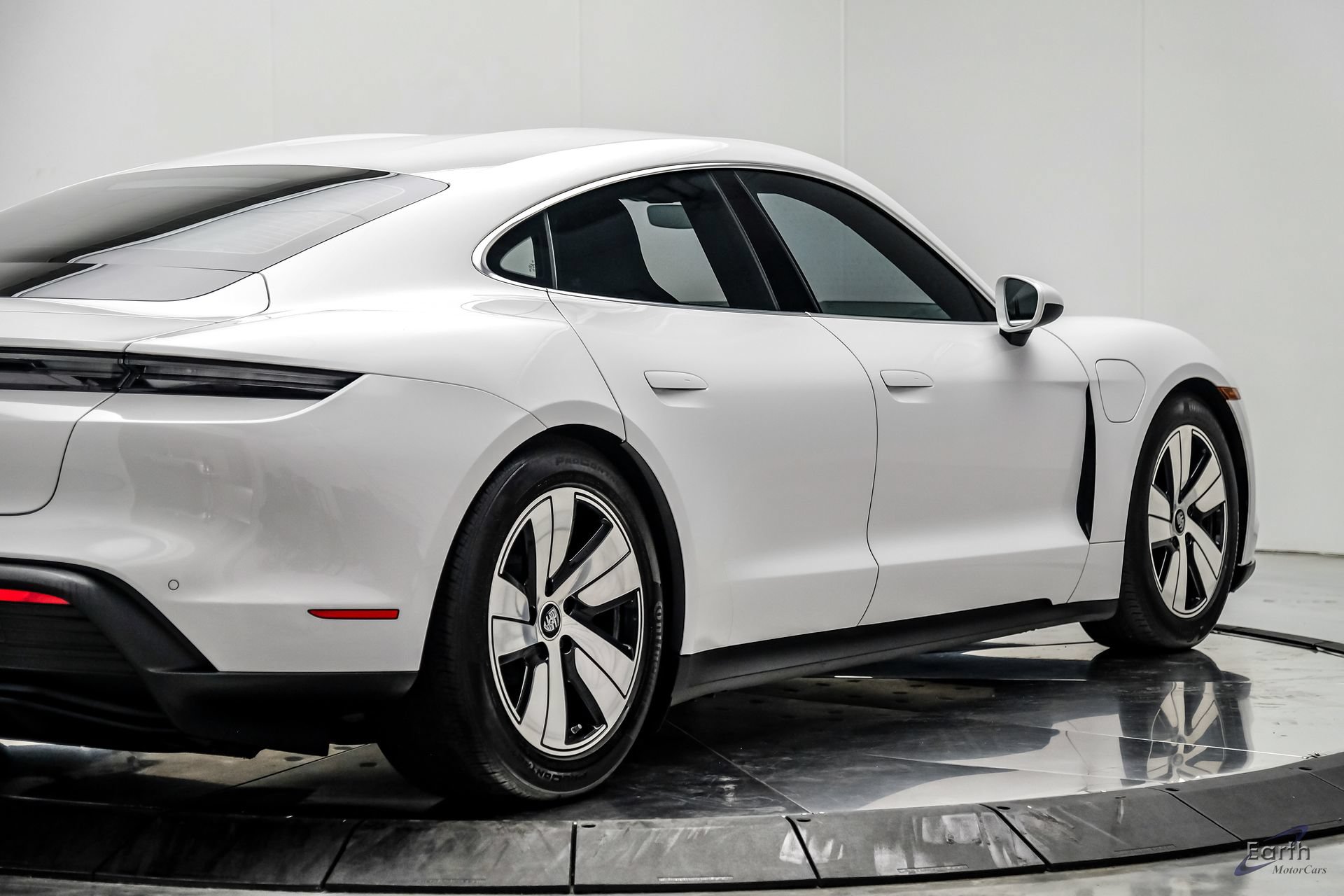 Used 2023 Porsche Taycan 4S AWD/4WD image 17