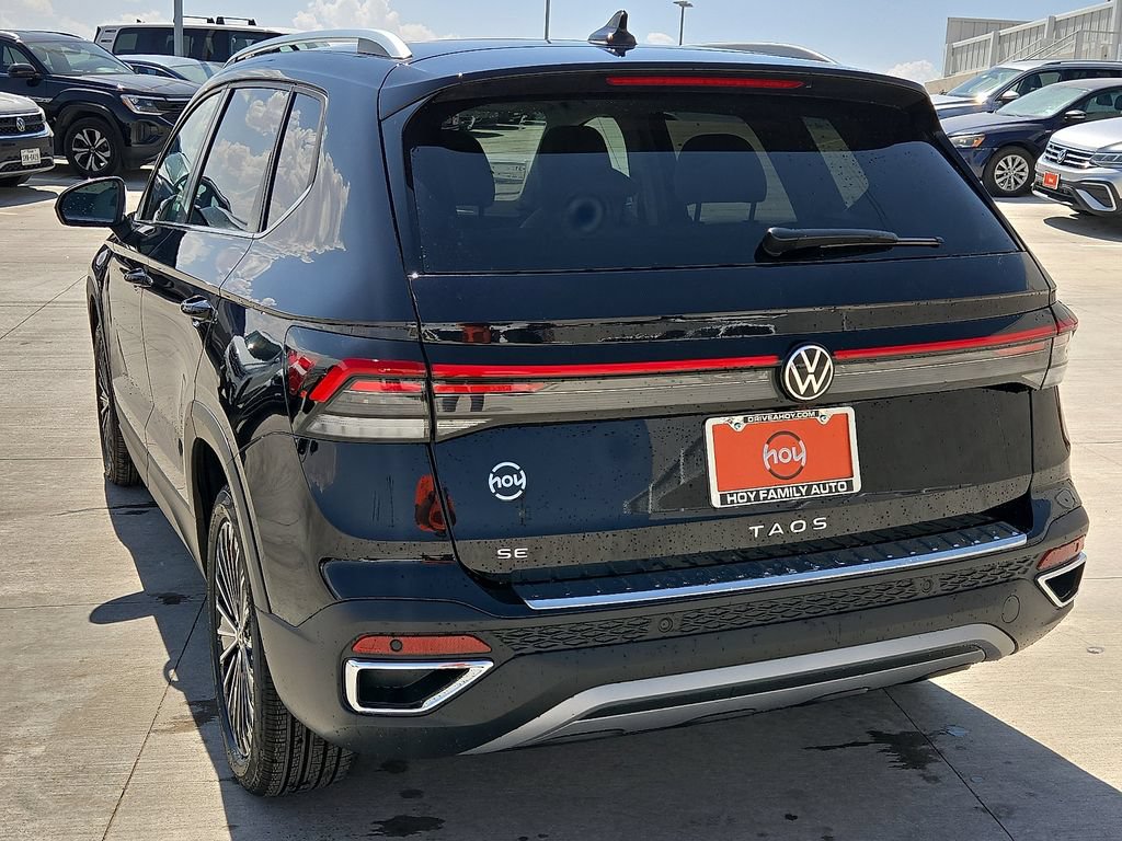 Certified 2025 Volkswagen Taos SE FWD image 9