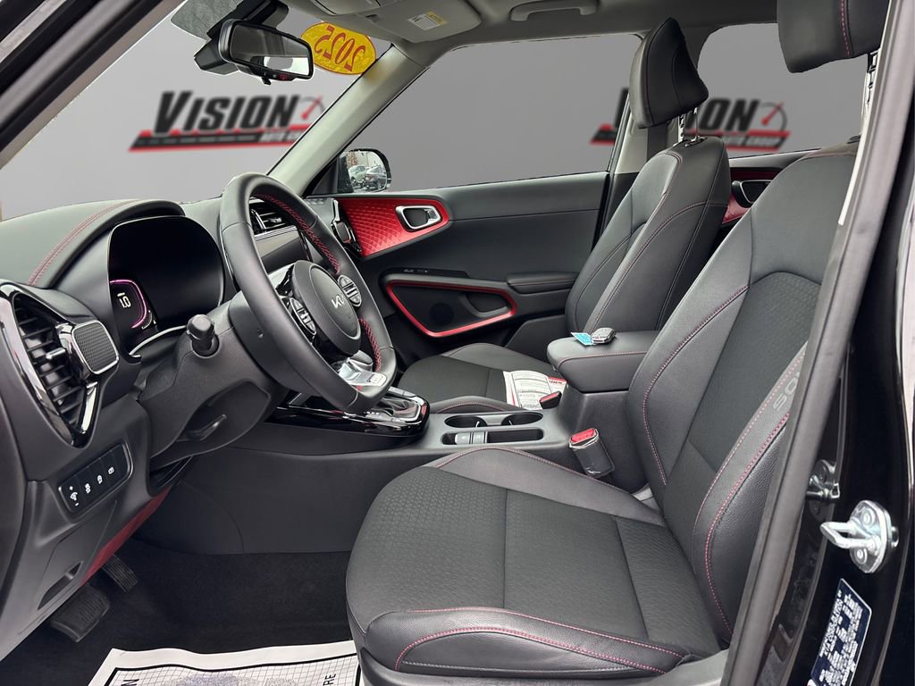 Used 2025 Kia Soul GT-Line w/ GT-Line Technology Package image 9