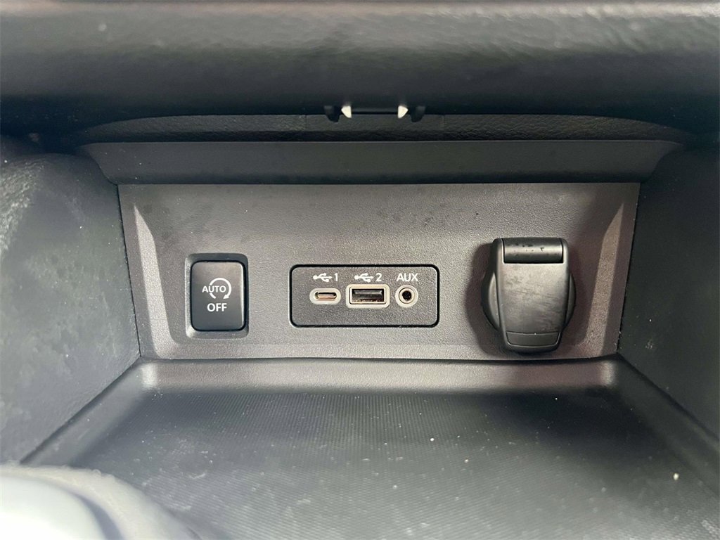 Used 2025 Nissan Sentra SV w/ All-Weather Package image 27