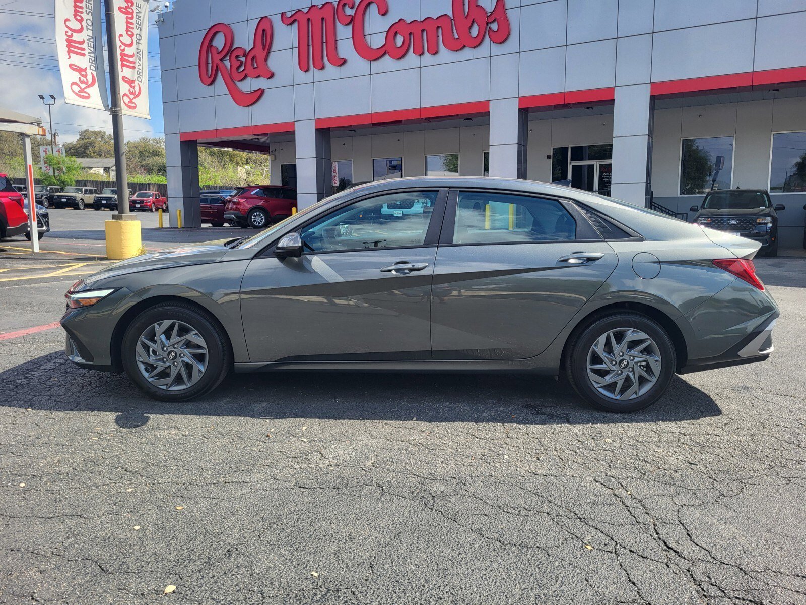 Used 2026 Hyundai Elantra Blue image 7