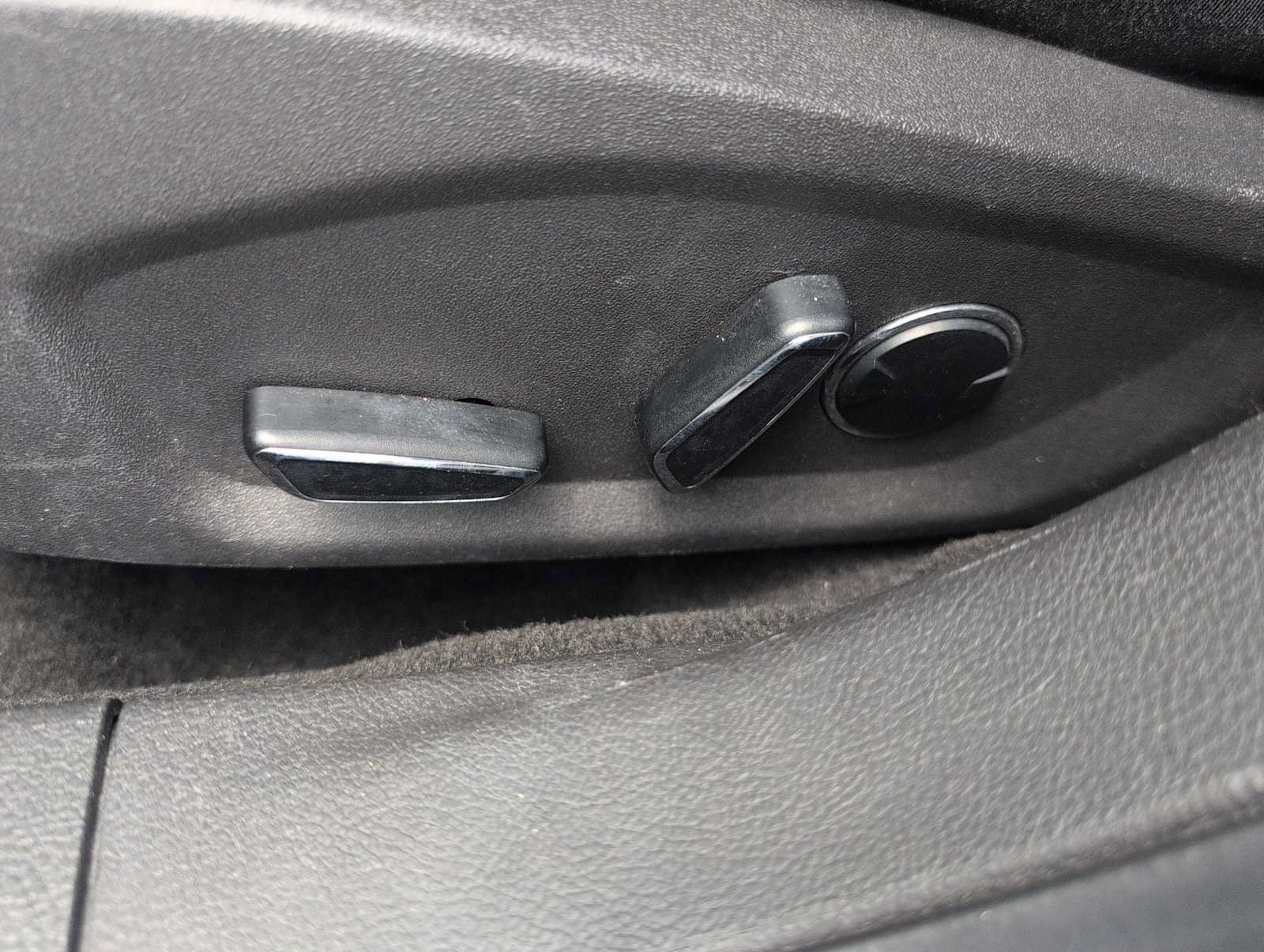 Used 2013 Ford Fusion SE FWD image 17