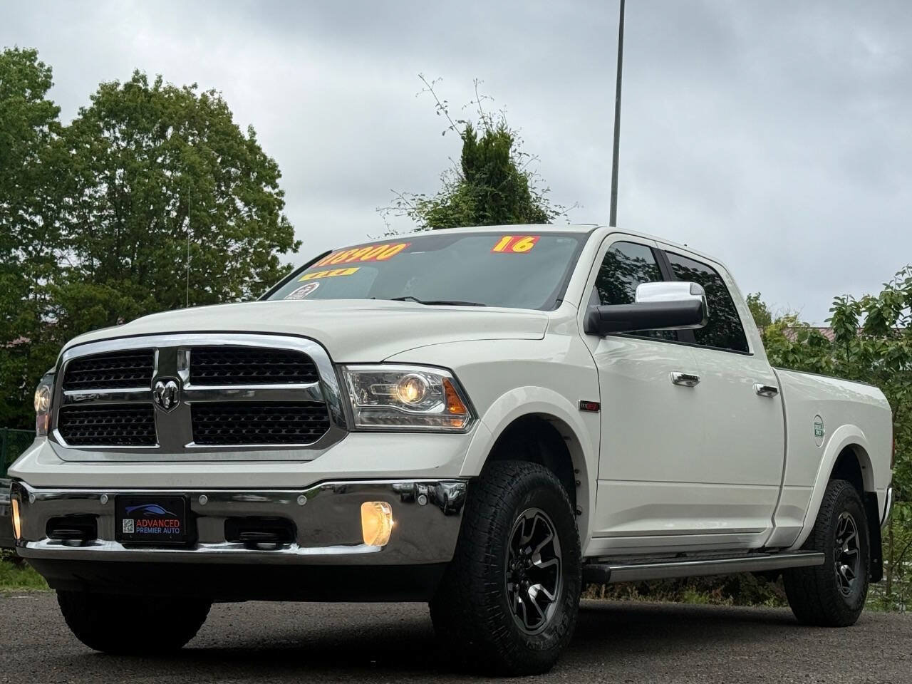 Used 2016 RAM 1500 Laramie w/ Convenience Group AWD/4WD image 1