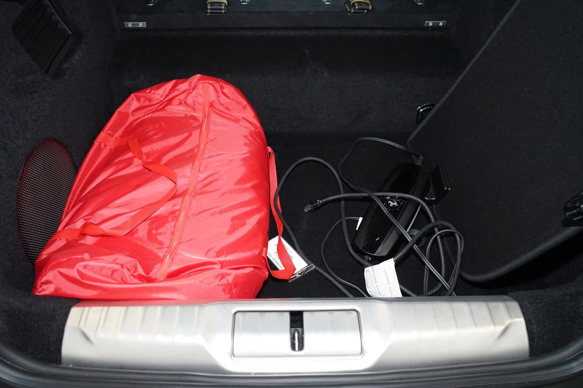 Used 2025 Ferrari 12Cilindri RWD image 41