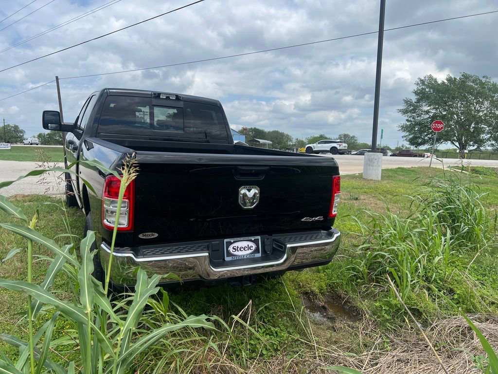 Used 2024 RAM 3500 Tradesman w/ Chrome Appearance Group AWD/4WD image 4