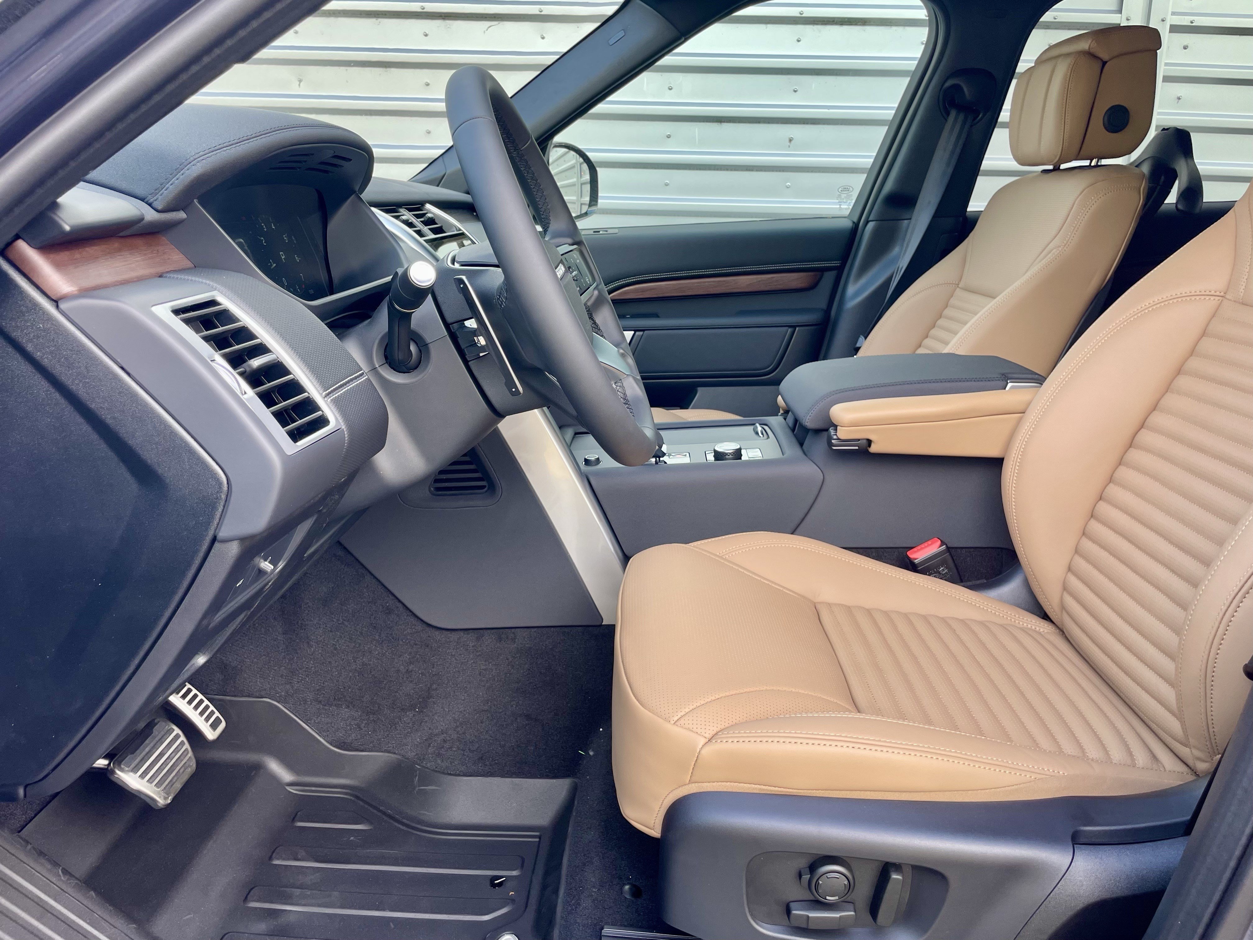 New 2026 Land Rover Discovery Dynamic SE AWD/4WD image 14