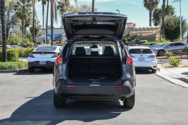 Used 2021 Toyota RAV4 XLE image 9