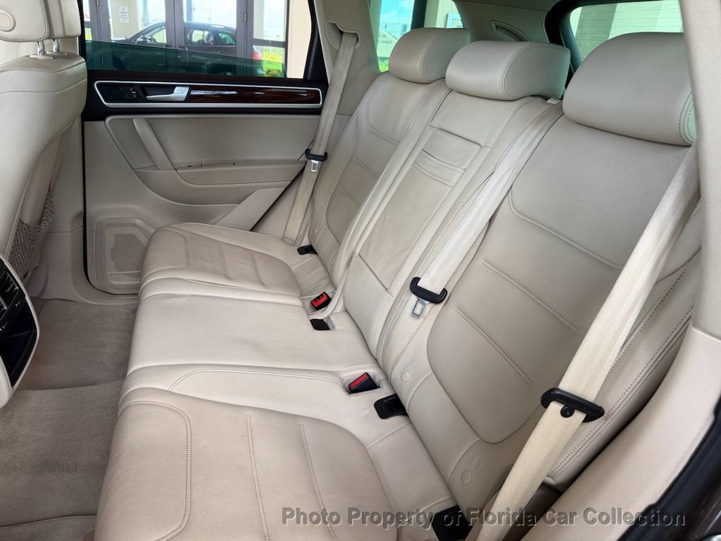 Used 2012 Volkswagen Touareg VR6 AWD/4WD image 36