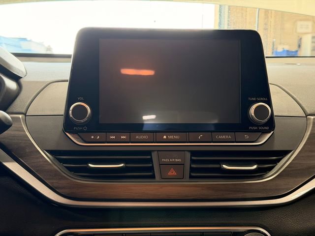 Used 2025 Nissan Altima 2.5 SV FWD image 15