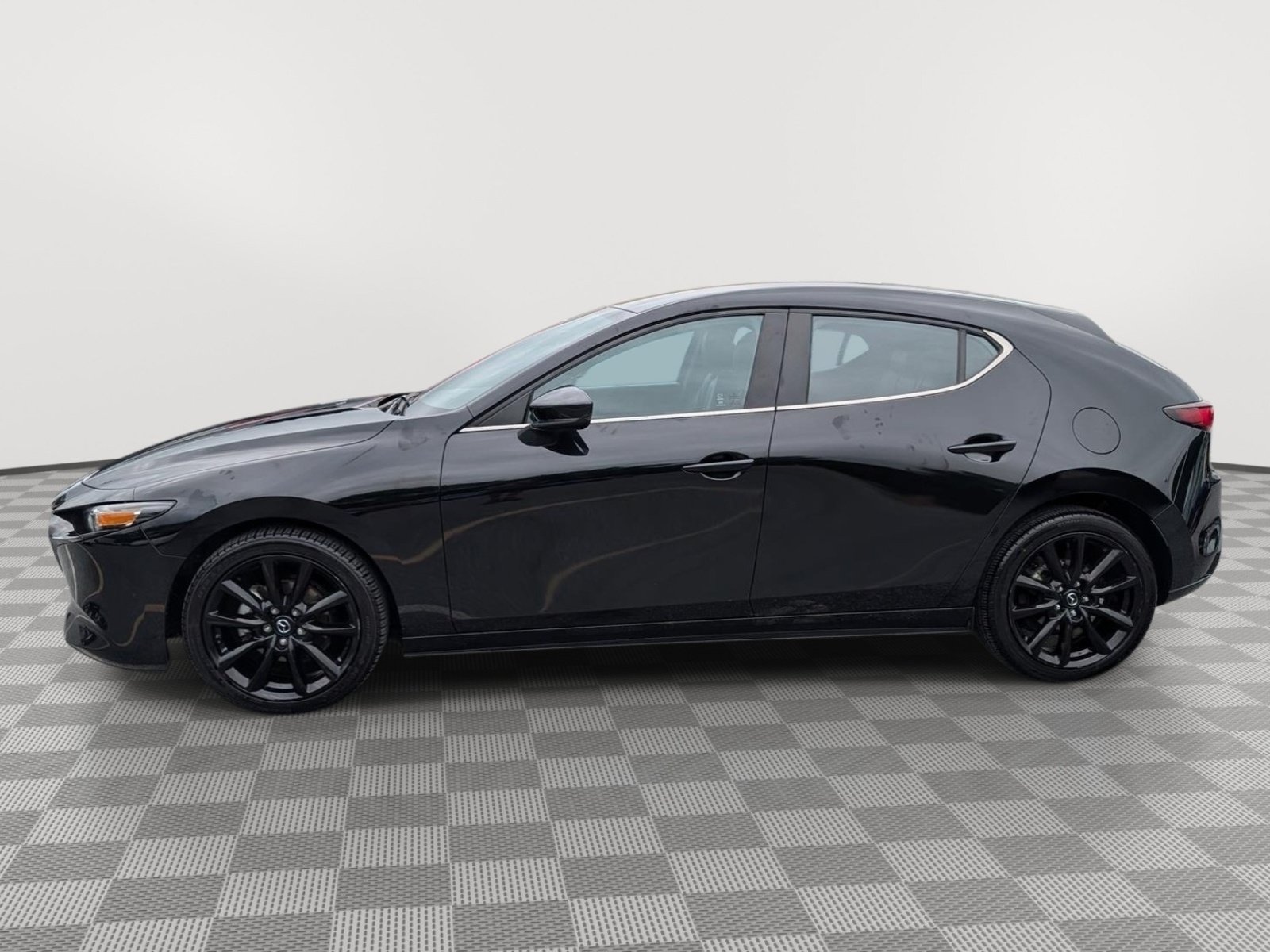 Used 2024 MAZDA MAZDA3 s FWD image 2