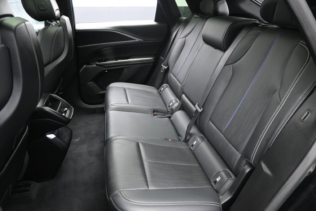Used 2024 Cadillac Lyriq Luxury RWD image 29
