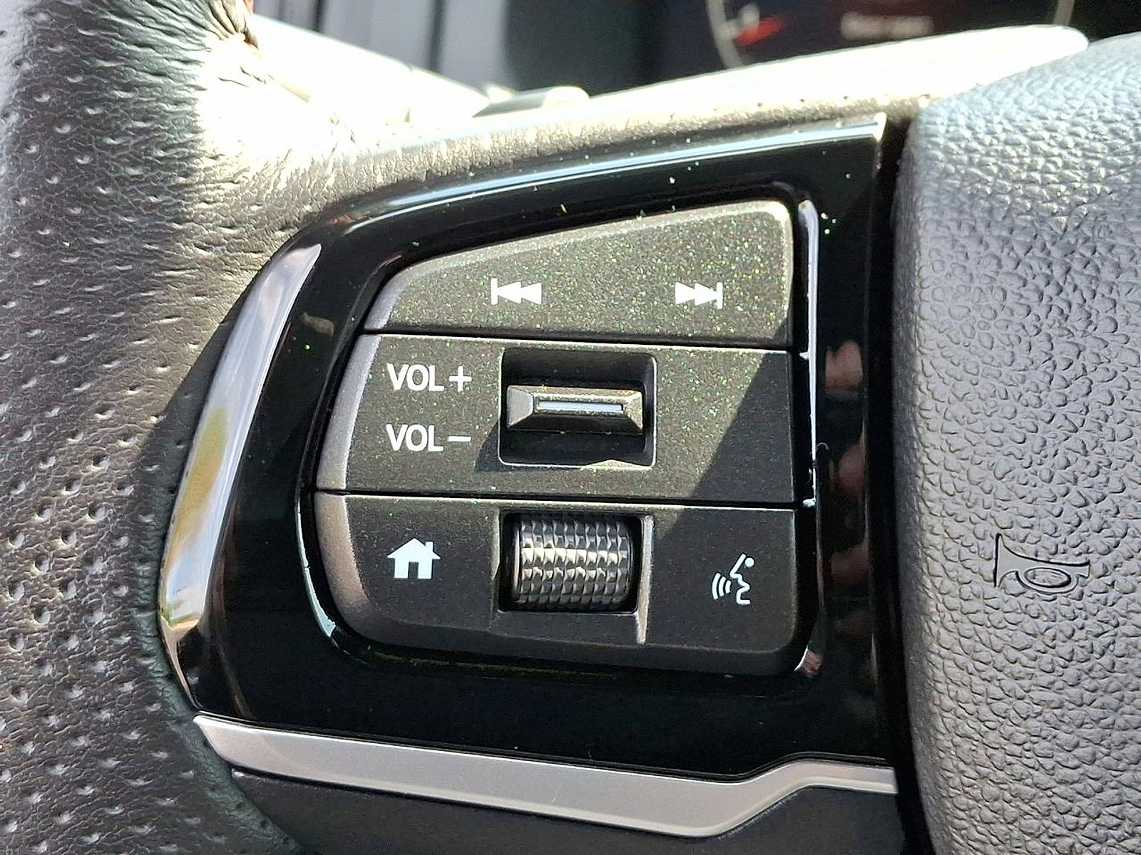 Used 2025 Honda Ridgeline Black Edition image 17