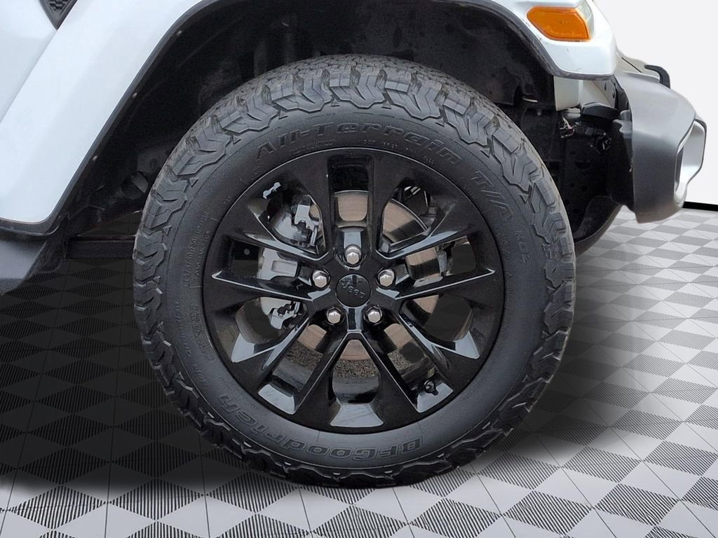 Used 2021 Jeep Wrangler Unlimited Sahara w/ Cold Weather Group AWD/4WD image 29