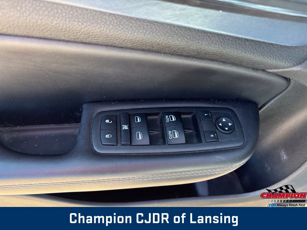 Used 2015 Chrysler 200 S FWD image 13