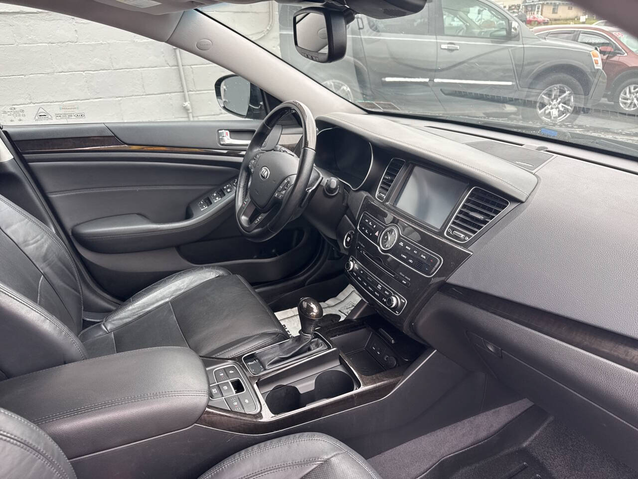Used 2015 Kia Cadenza Premium w/ Technology Package FWD image 25
