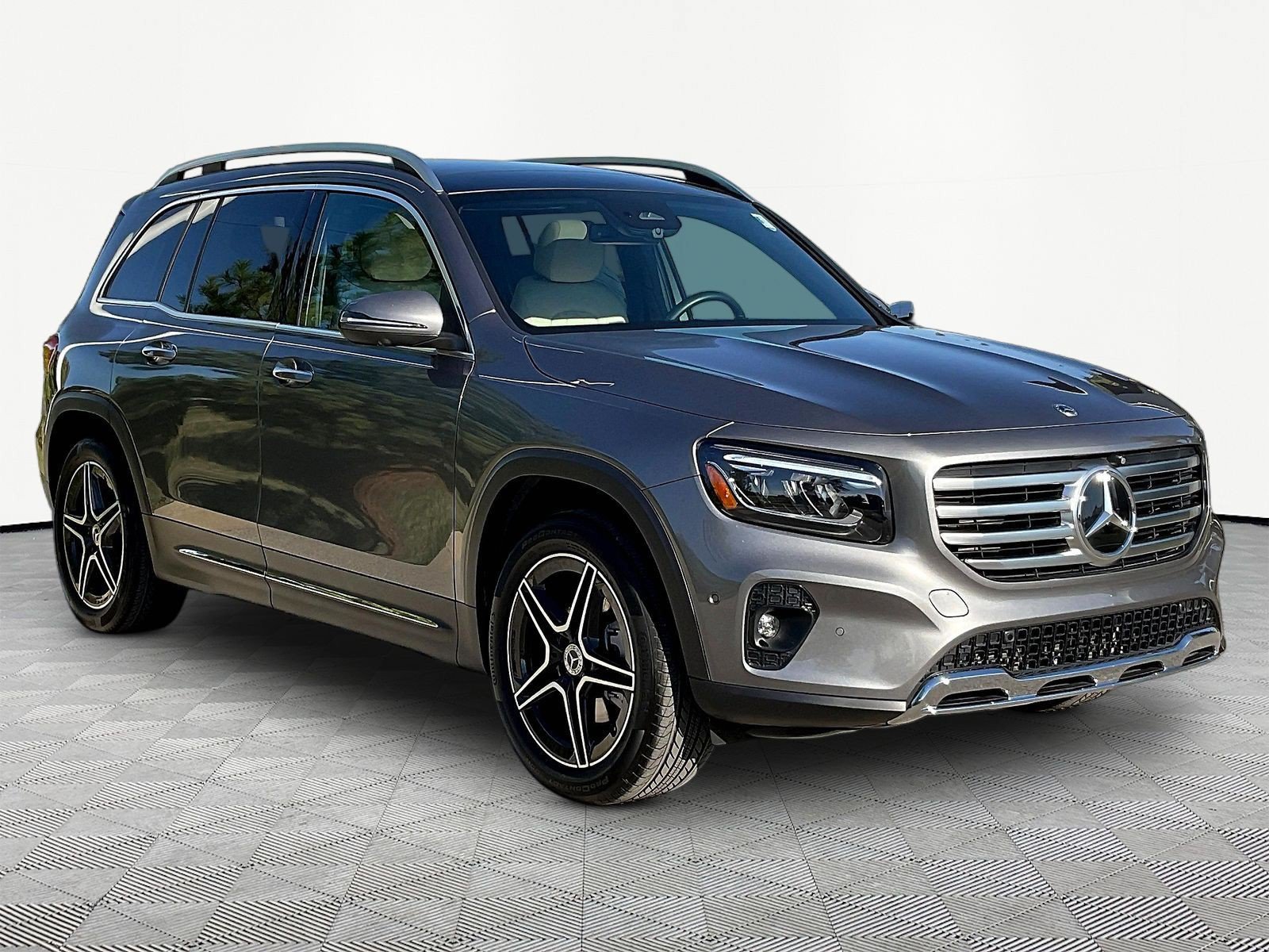 Certified 2026 Mercedes-Benz GLB 250 4MATIC image 3