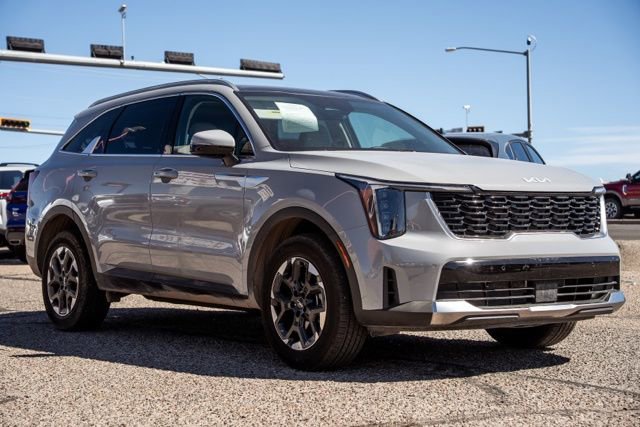 Used 2026 Kia Sorento S w/ S Panoramic Sunroof Package image 3