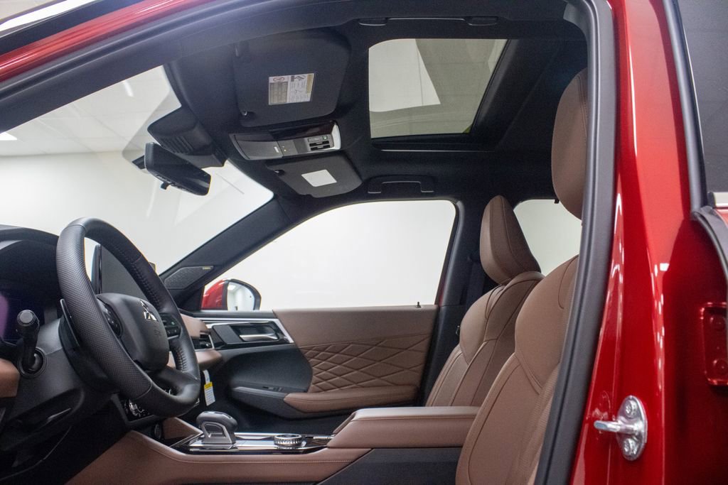 New 2026 Mitsubishi Outlander SEL image 17