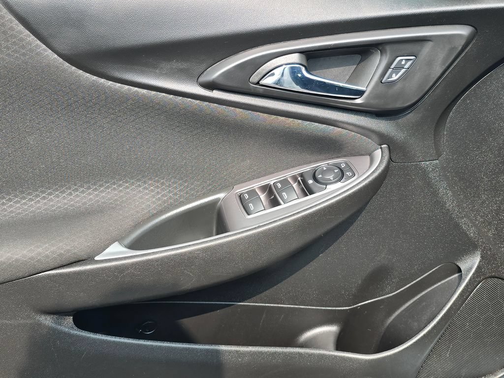 Certified 2025 Chevrolet Malibu LT FWD image 10