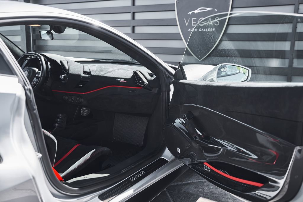 Used 2020 Ferrari 488 Pista Coupe RWD image 23