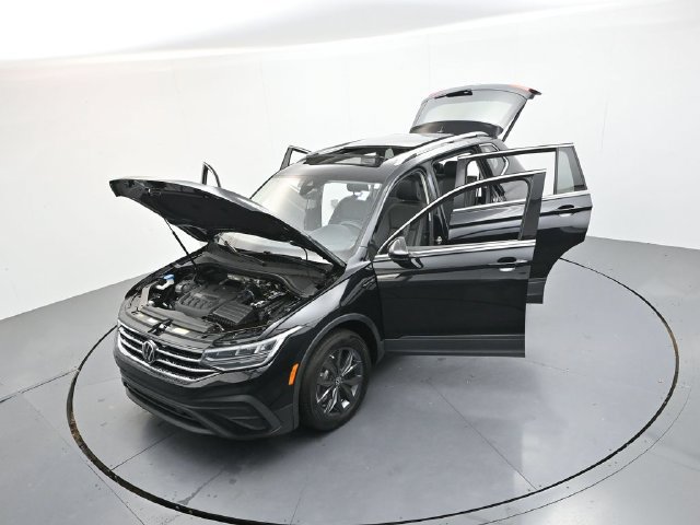 Used 2023 Volkswagen Tiguan SE FWD image 56