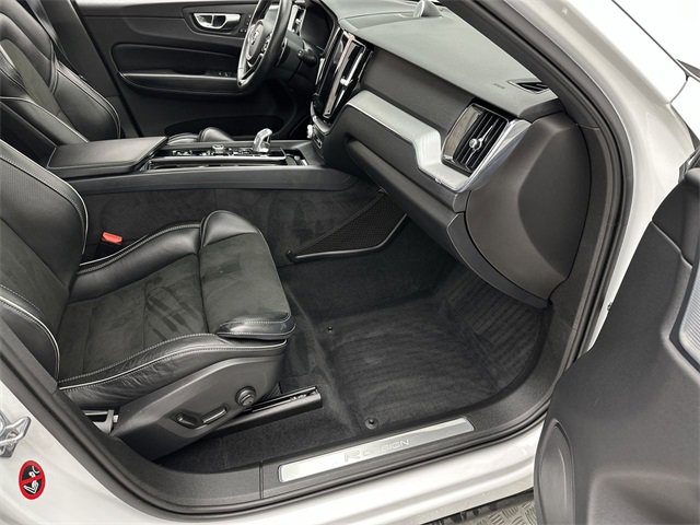 Used 2018 Volvo XC60 T8 R-Design w/ Convenience Package image 25