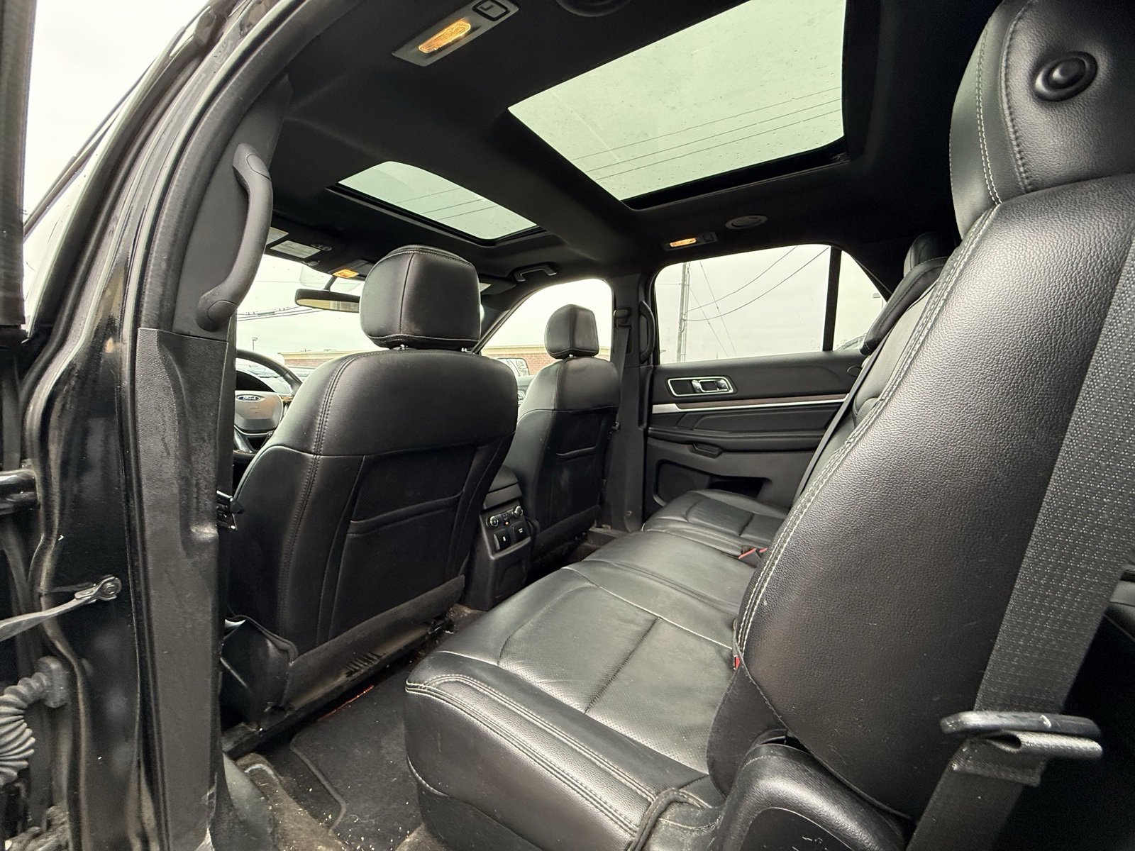 Used 2017 Ford Explorer Limited image 18