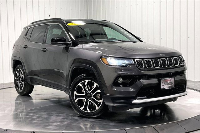 Used 2023 Jeep Compass Limited image 3