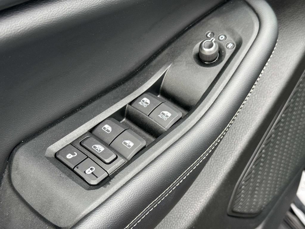 Used 2024 Jeep Grand Cherokee L Laredo AWD/4WD image 16