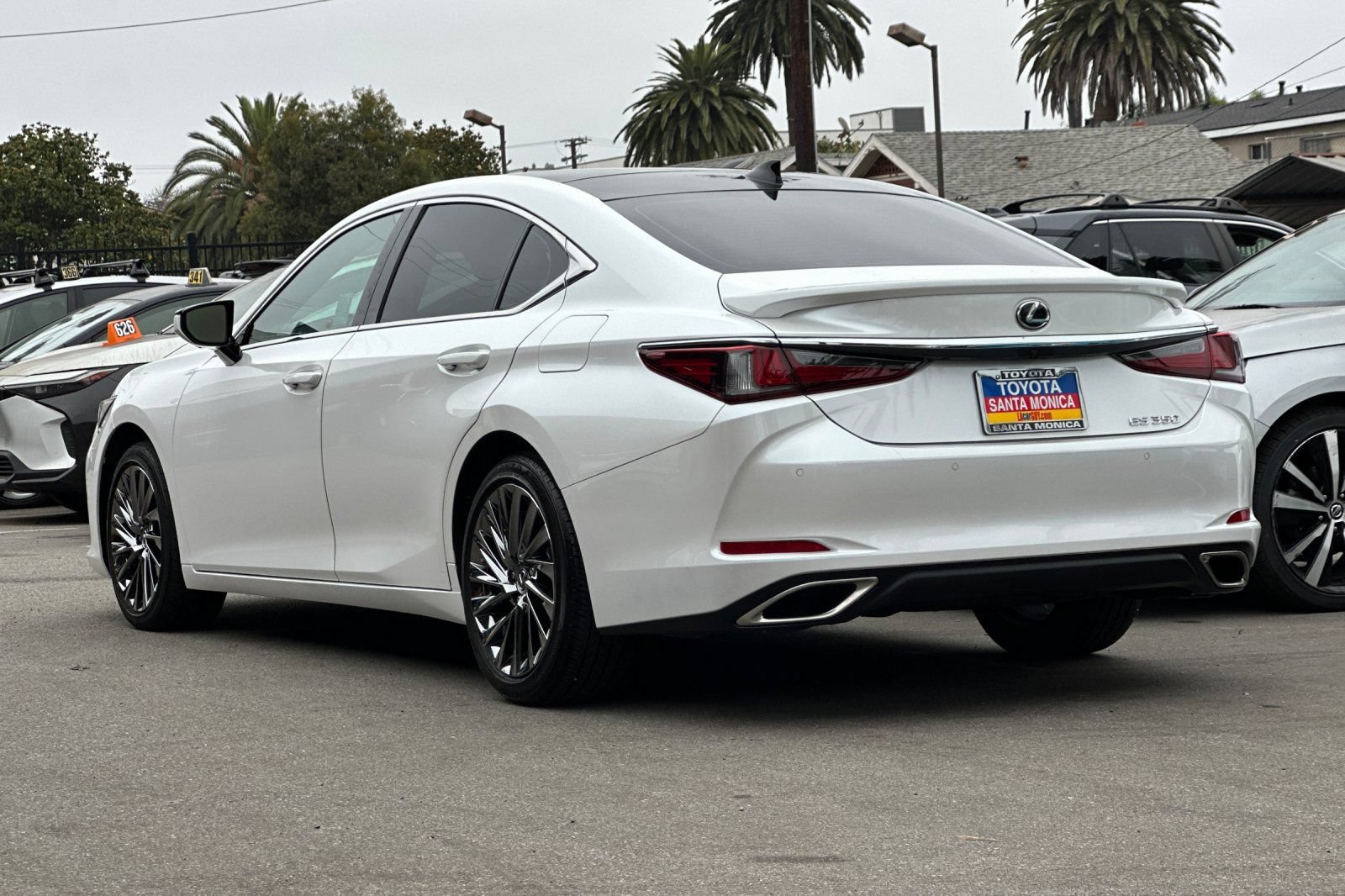 Used 2024 Lexus ES 350 w/ Accessory Package (Z1) FWD image 6